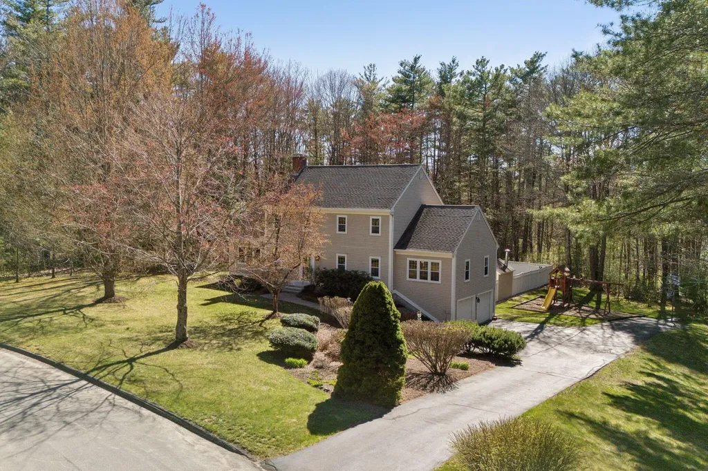 19 Windsor Pines Drive Scarborough ME 04074