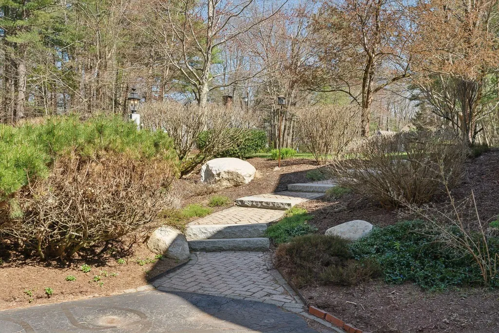 19 Windsor Pines Drive Scarborough ME 04074