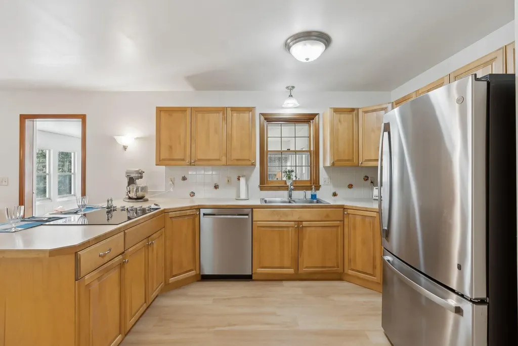 19 Windsor Pines Drive Scarborough ME 04074
