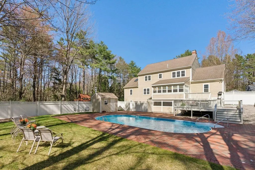 19 Windsor Pines Drive Scarborough ME 04074