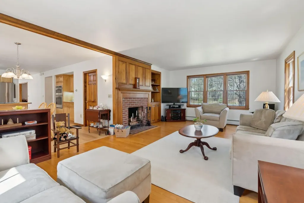 19 Windsor Pines Drive Scarborough ME 04074