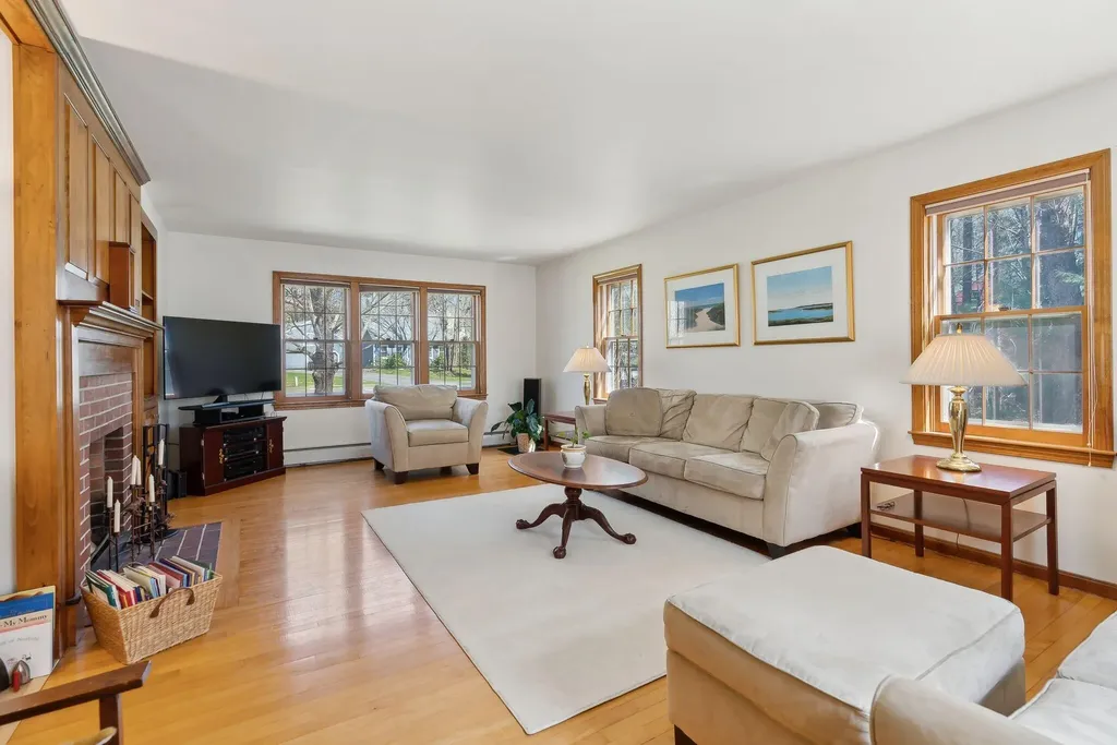 19 Windsor Pines Drive Scarborough ME 04074