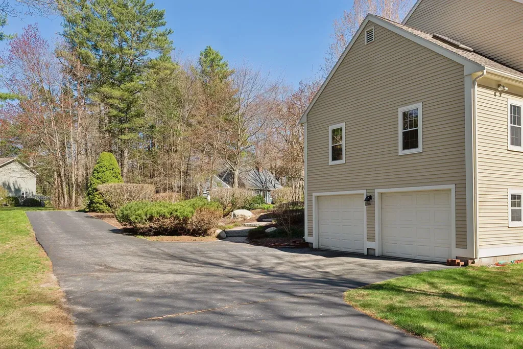 19 Windsor Pines Drive Scarborough ME 04074