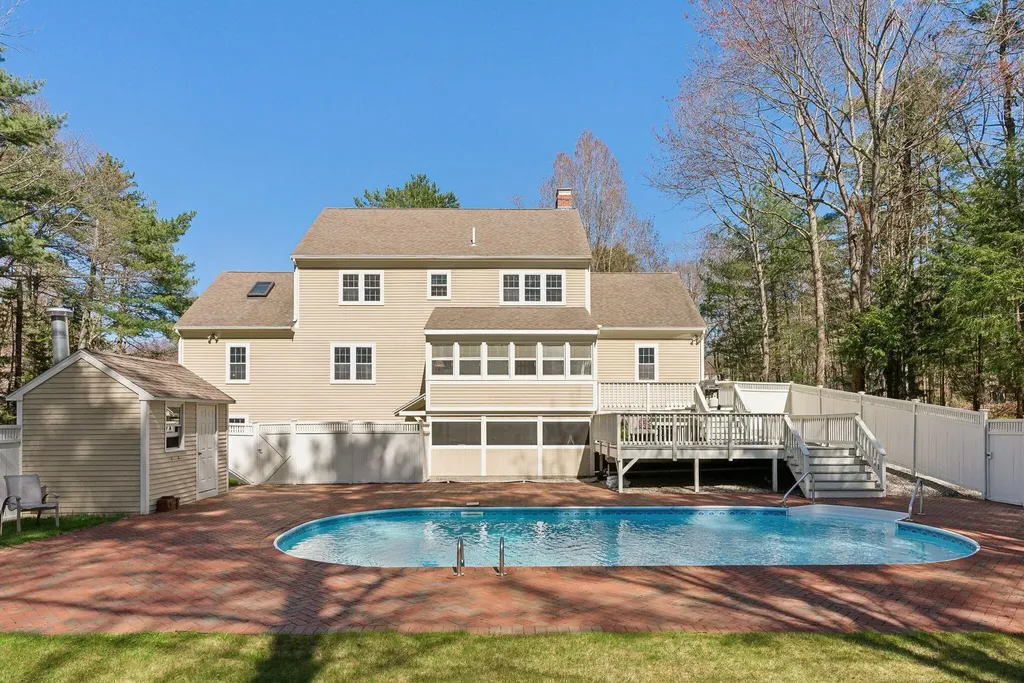 19 Windsor Pines Drive Scarborough ME 04074