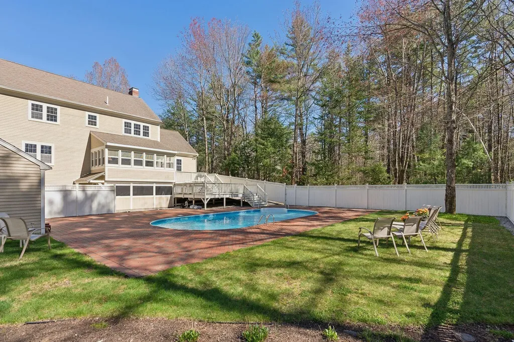 19 Windsor Pines Drive Scarborough ME 04074