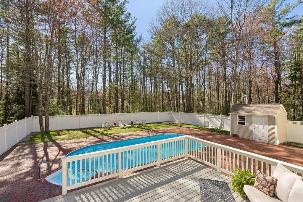 19 Windsor Pines Drive Scarborough ME 04074