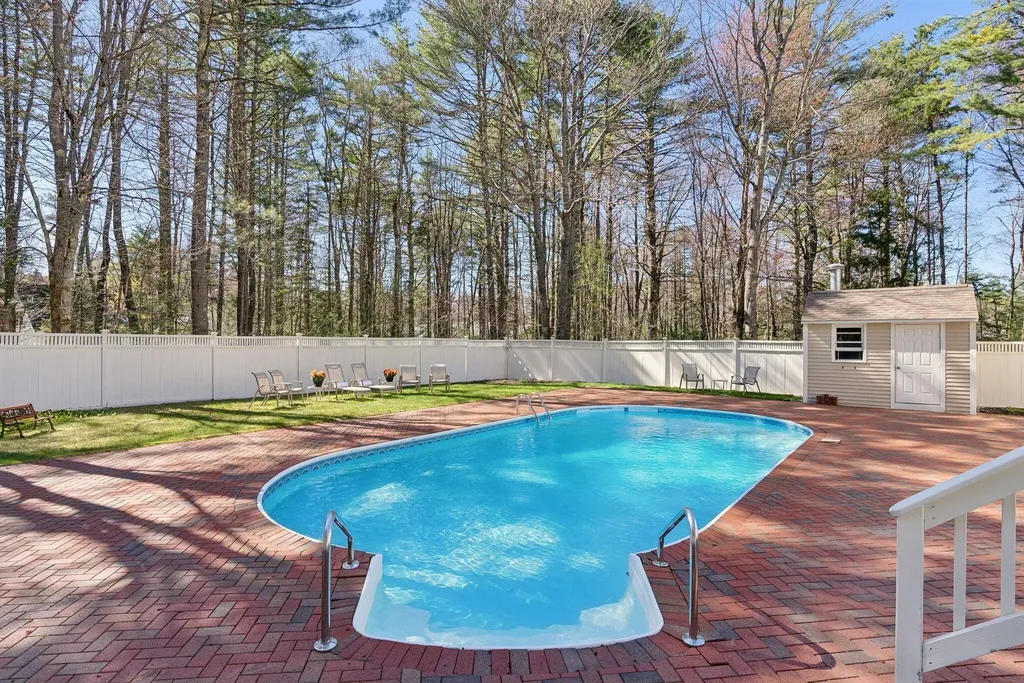 19 Windsor Pines Drive Scarborough ME 04074