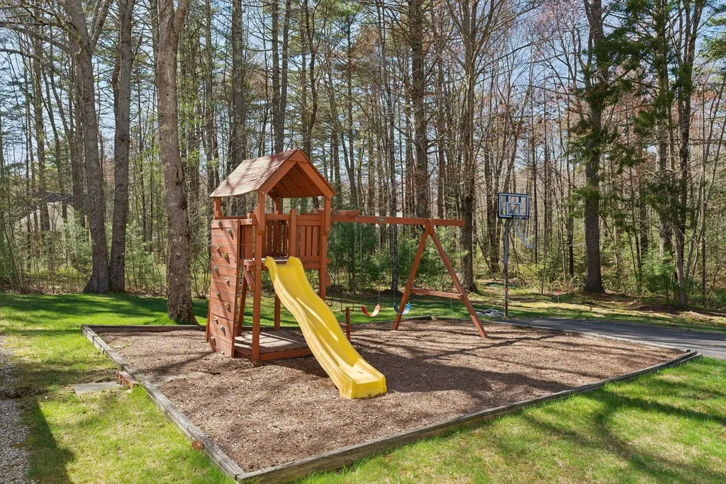 19 Windsor Pines Drive Scarborough ME 04074