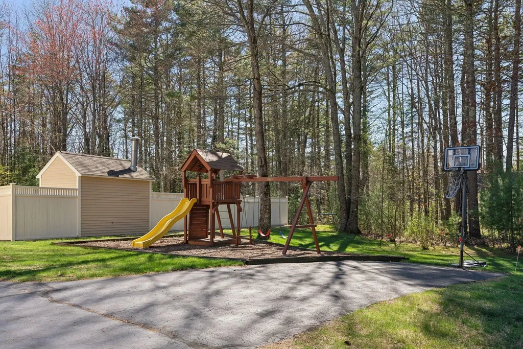 19 Windsor Pines Drive Scarborough ME 04074