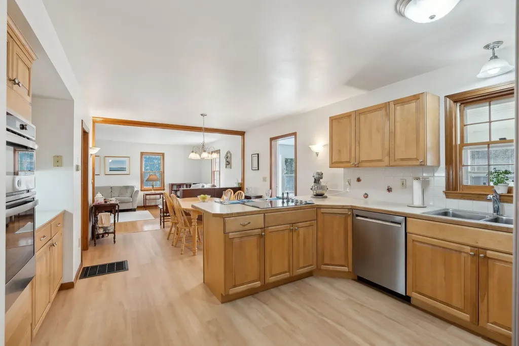 19 Windsor Pines Drive Scarborough ME 04074