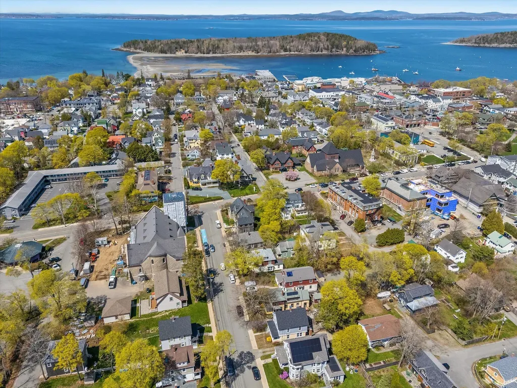 22 Ledgelawn Avenue Bar Harbor ME 04609