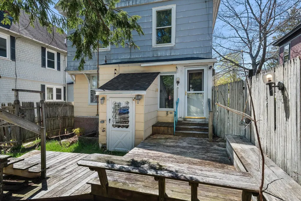 22 Ledgelawn Avenue Bar Harbor ME 04609