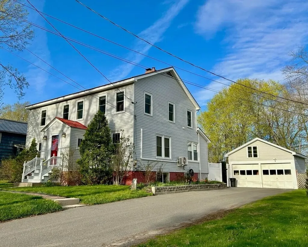 16 Colonial Street Waterville ME 04901