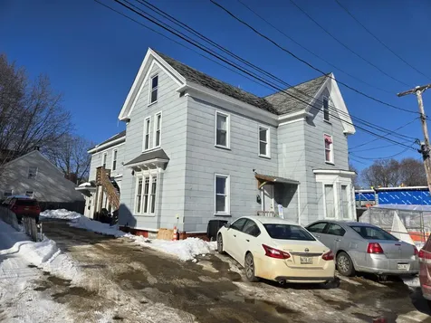16 Chestnut Street Auburn ME 04210