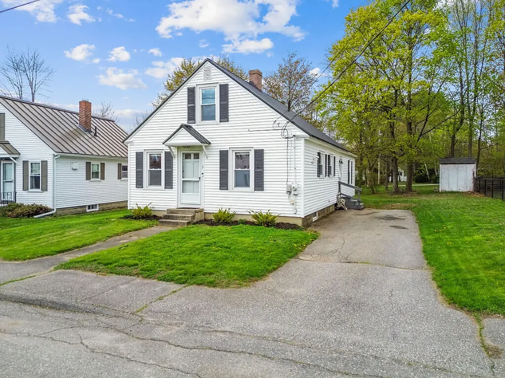 19 Fourth Avenue Augusta ME 04330