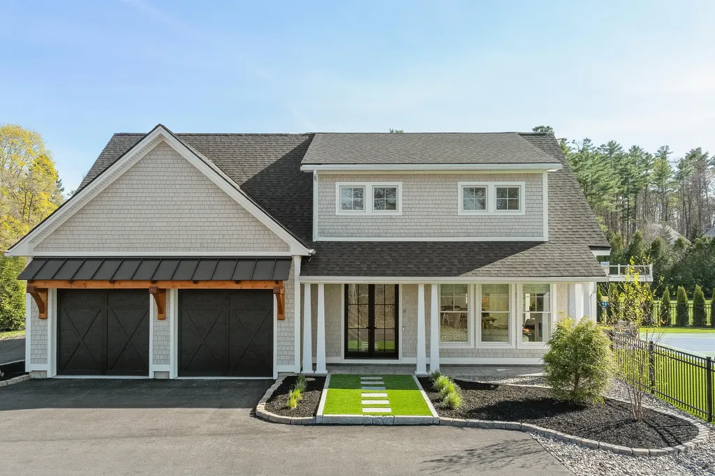 8 Joshua Way Falmouth ME 04105