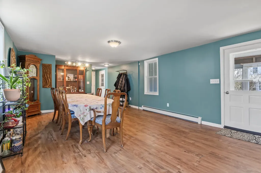 43 Harrison Avenue Gardiner ME 04345