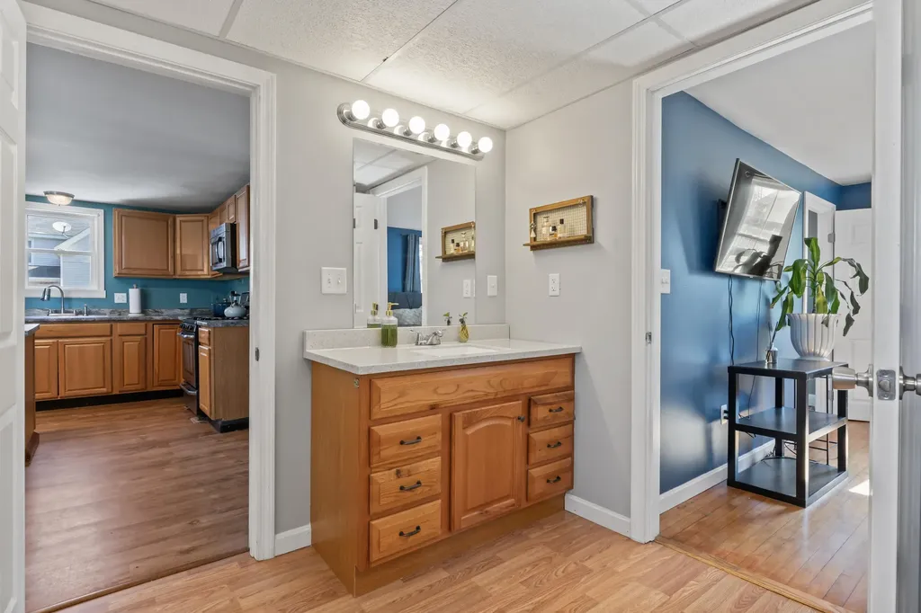 43 Harrison Avenue Gardiner ME 04345
