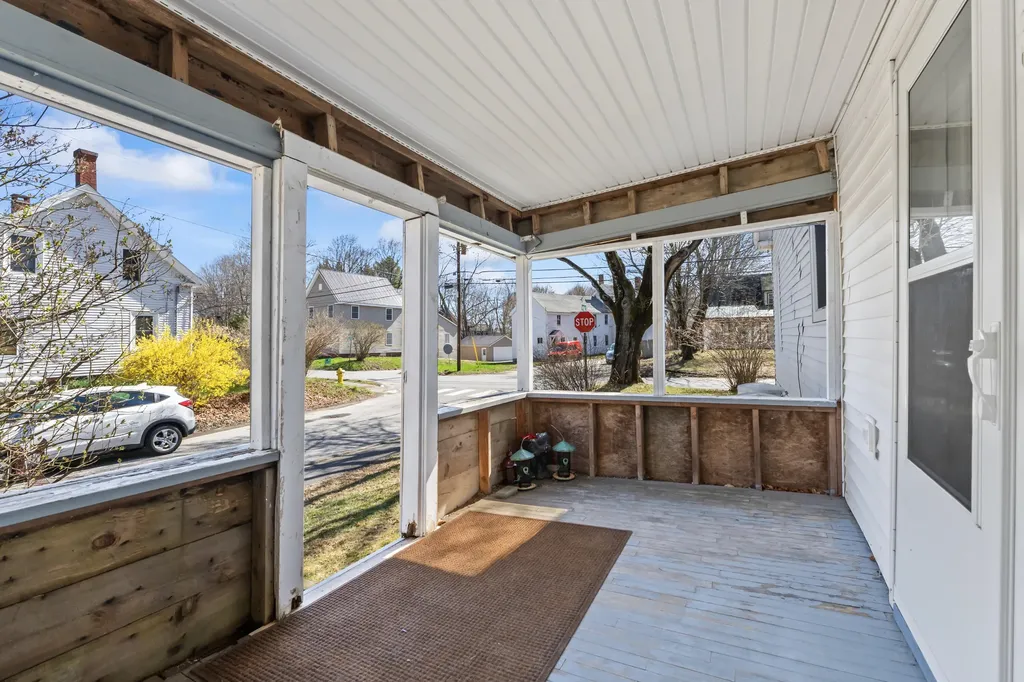 43 Harrison Avenue Gardiner ME 04345