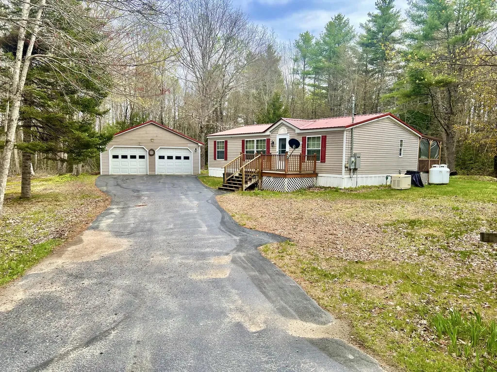 15 Barnett Way Gardiner ME 04345