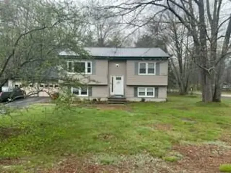 38 Bay Park Drive Topsham ME 04086