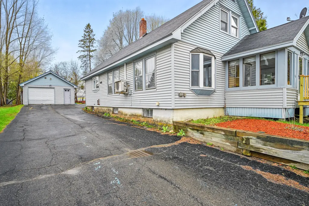 62 Oak Street Waterville ME 04901
