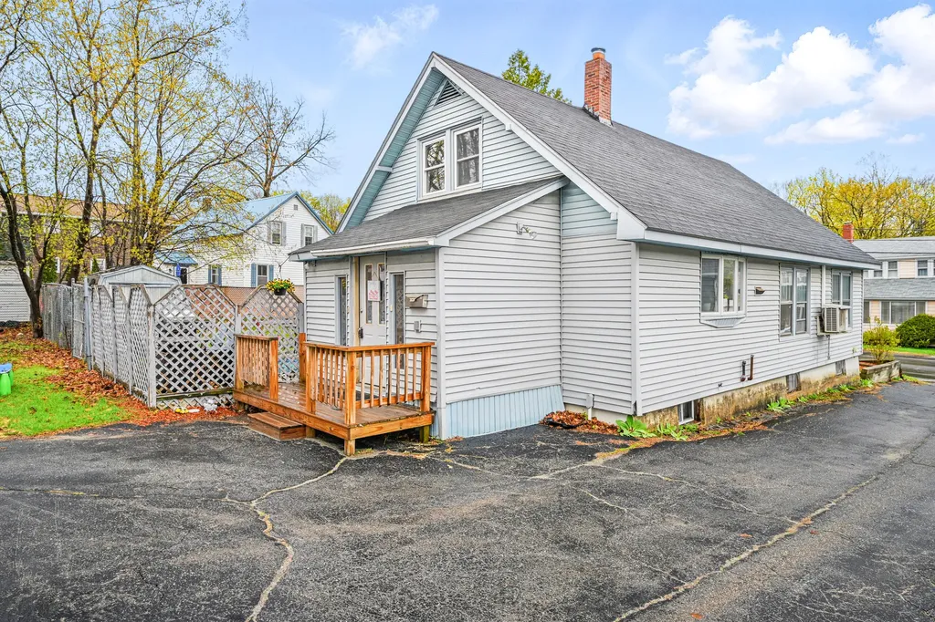 62 Oak Street Waterville ME 04901