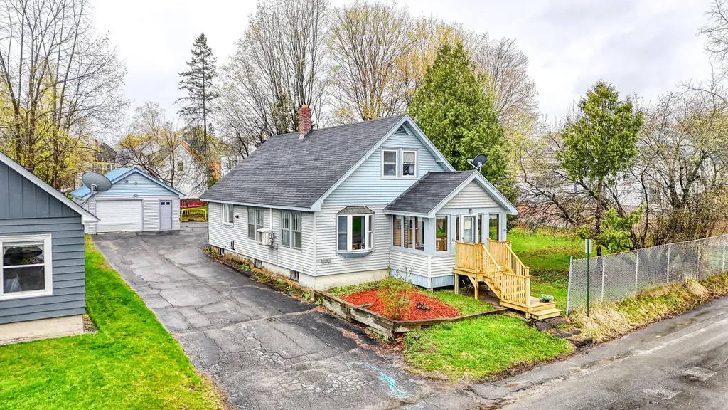 62 Oak Street Waterville ME 04901