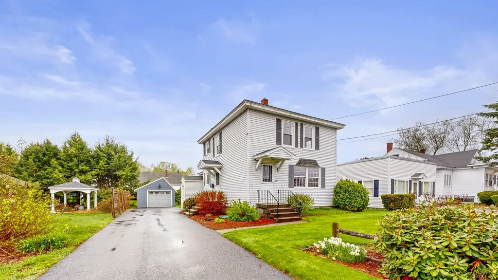 231 Seventh Street Auburn ME 04210