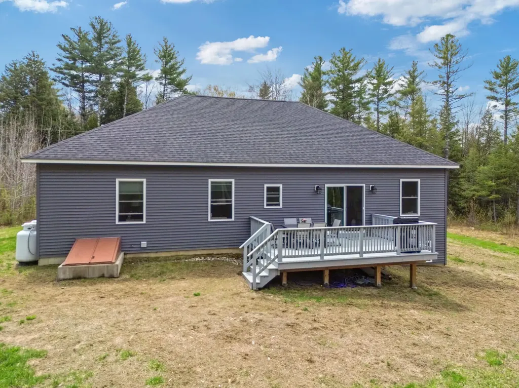 23 Elizabeth Way West Gardiner ME 04345