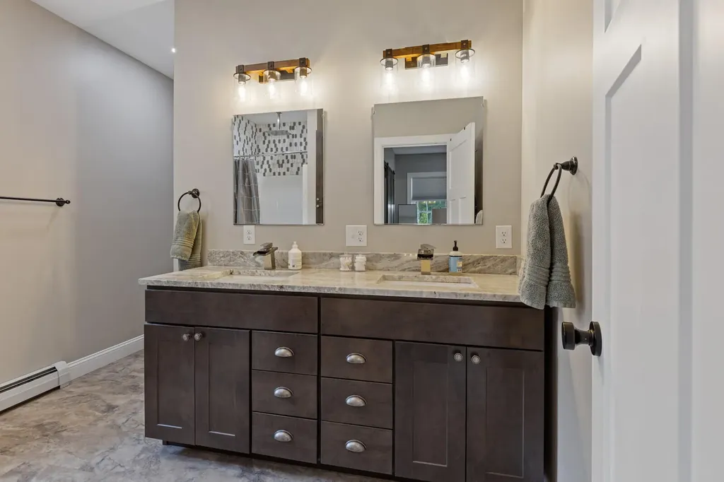 23 Elizabeth Way West Gardiner ME 04345
