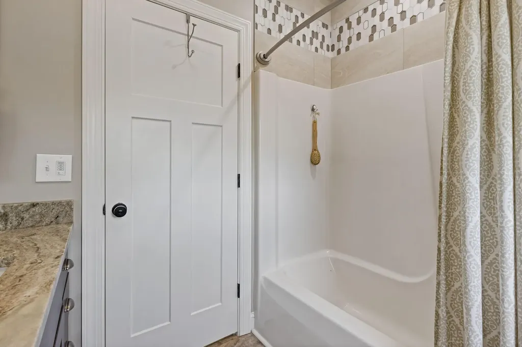 23 Elizabeth Way West Gardiner ME 04345