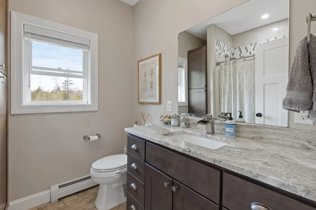 23 Elizabeth Way West Gardiner ME 04345