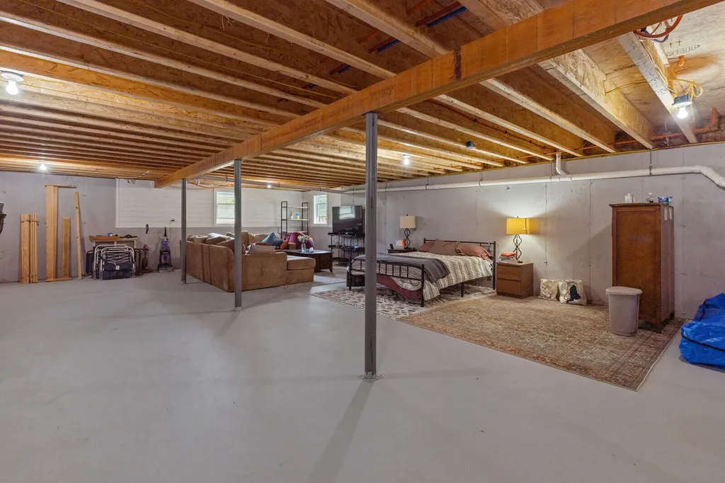 23 Elizabeth Way West Gardiner ME 04345