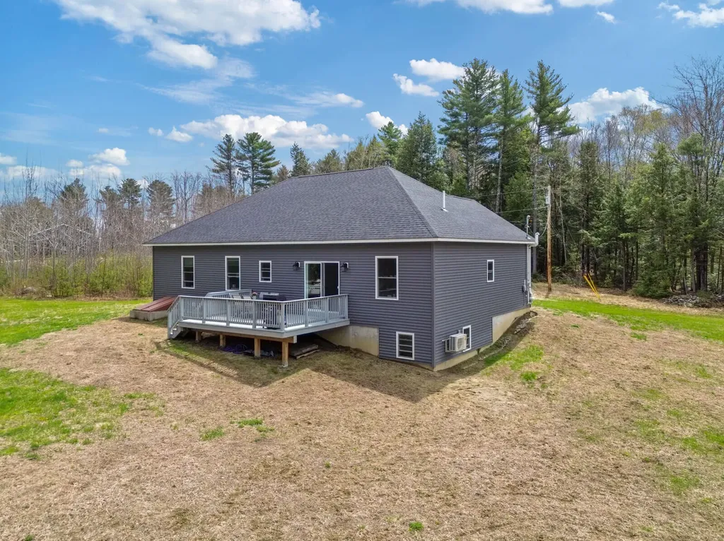 23 Elizabeth Way West Gardiner ME 04345