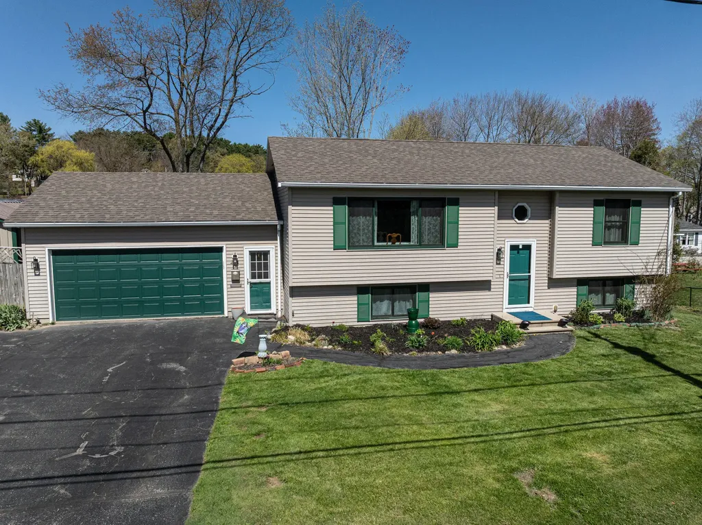 206 Fairview Avenue Auburn ME 04210