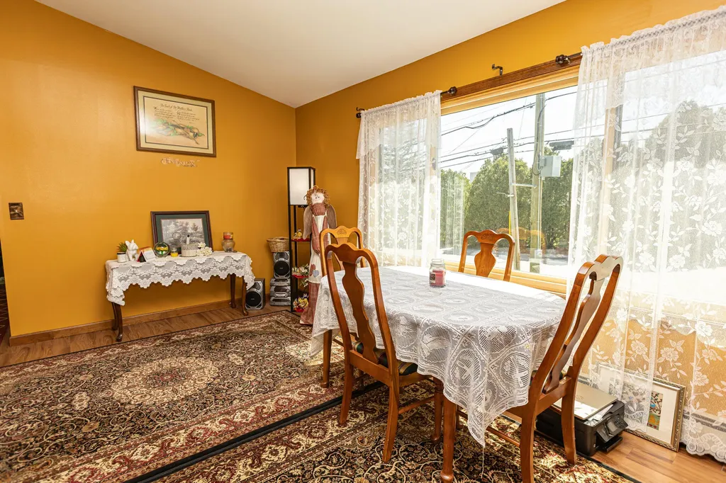 206 Fairview Avenue Auburn ME 04210