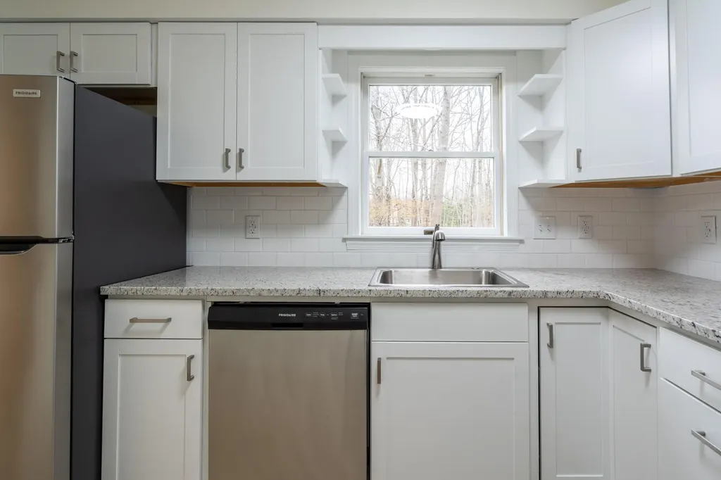 3 Great Pond Terrace Cape Elizabeth ME 04107
