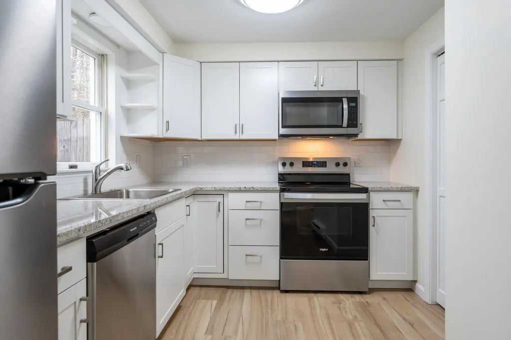 3 Great Pond Terrace Cape Elizabeth ME 04107