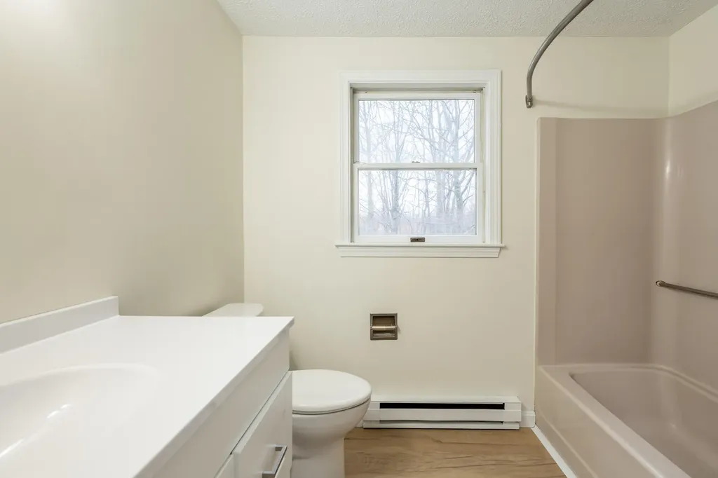 3 Great Pond Terrace Cape Elizabeth ME 04107