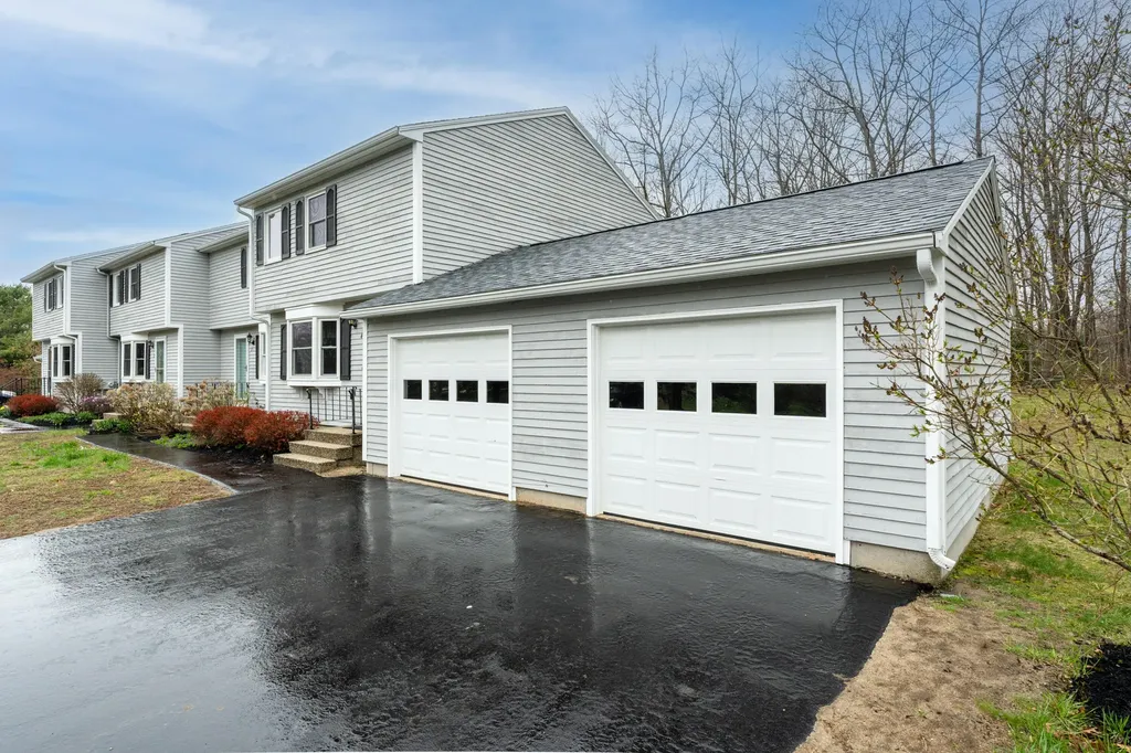 3 Great Pond Terrace Cape Elizabeth ME 04107