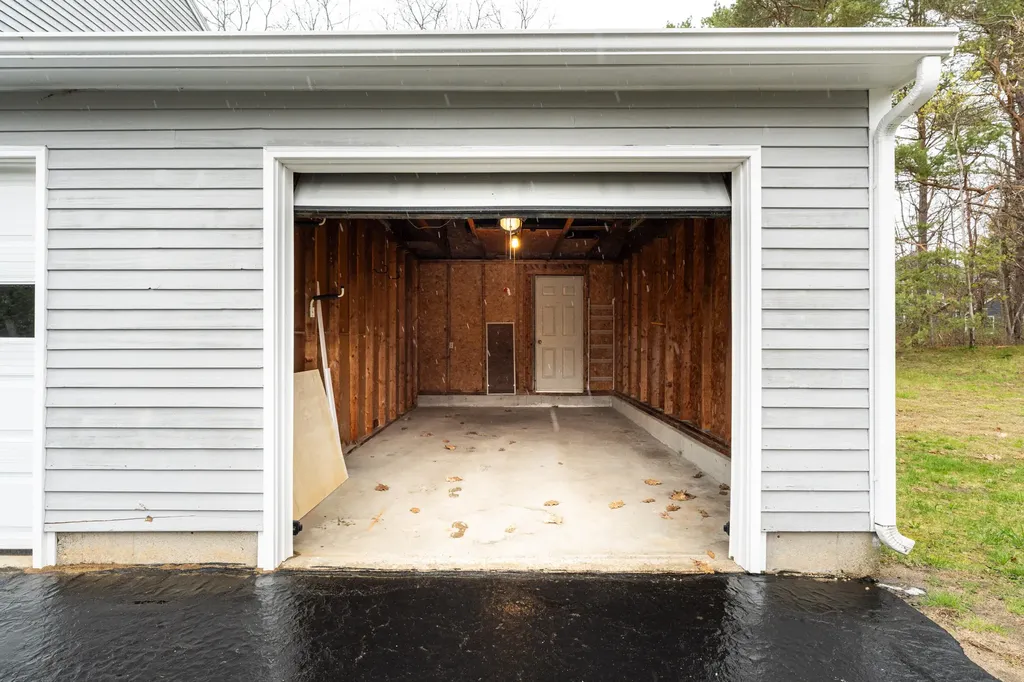 3 Great Pond Terrace Cape Elizabeth ME 04107