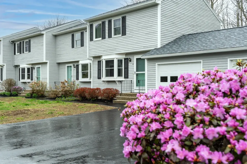 3 Great Pond Terrace Cape Elizabeth ME 04107