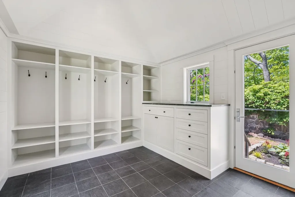 41 Old Mill Road Cape Elizabeth ME 04107