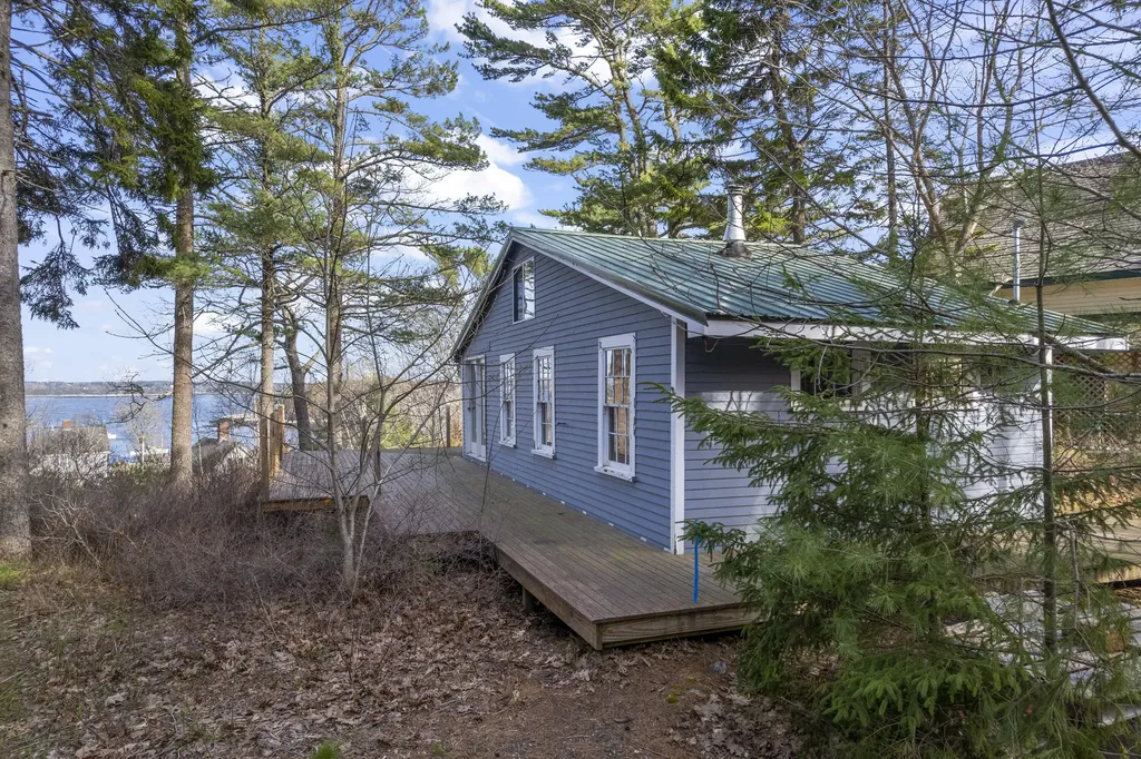 15 Blueberry Hill Road Georgetown ME 04548