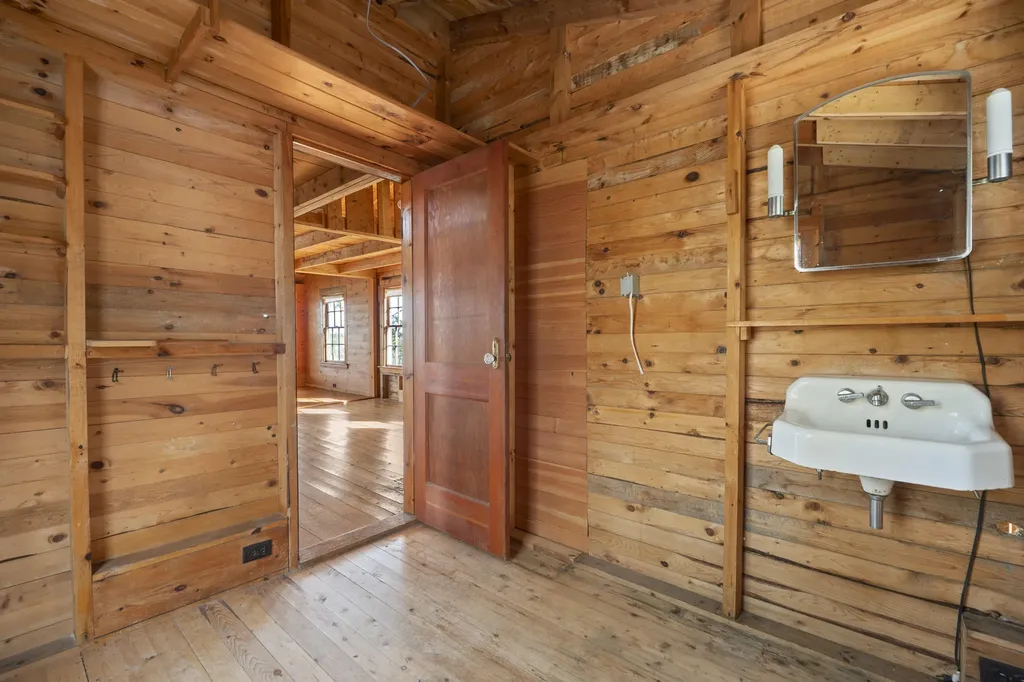 15 Blueberry Hill Road Georgetown ME 04548