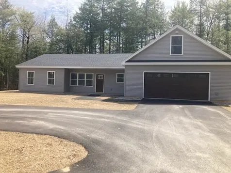 3 Milligan Circle Oxford ME 04270