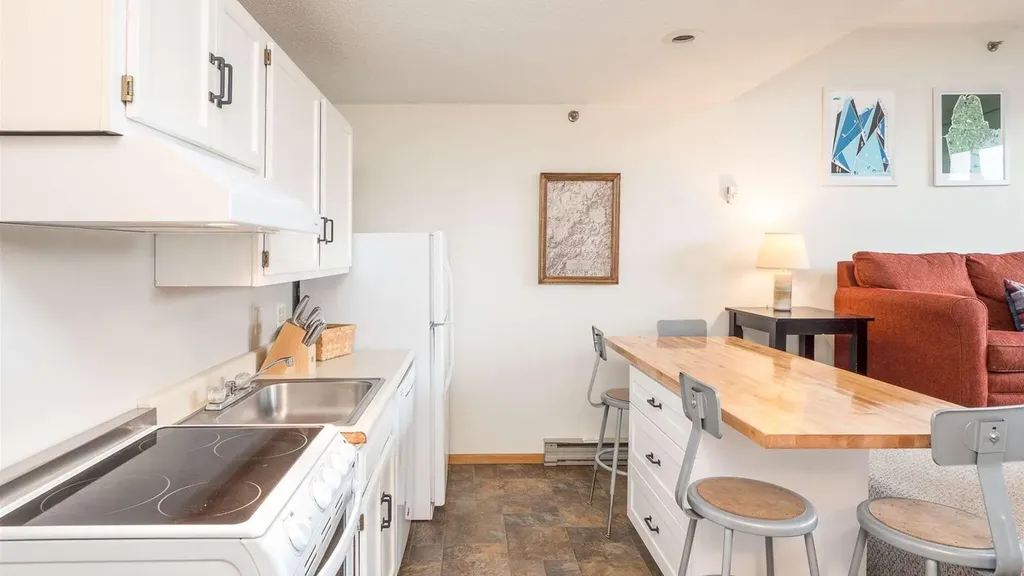 8 Sunrise Drive Newry ME 04261