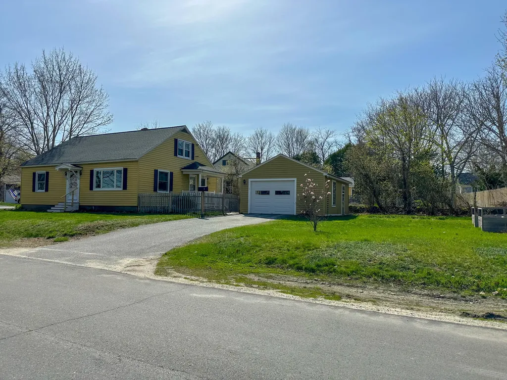 1 Garden Drive Topsham ME 04086