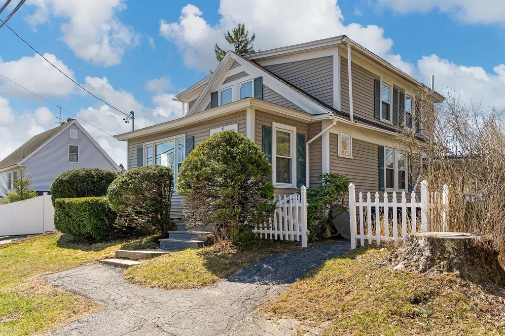 91 Pettingill Street Lewiston ME 04240